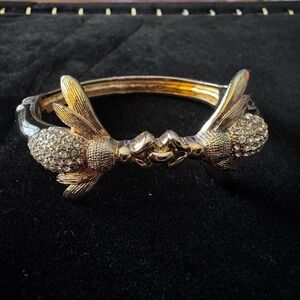 Talbots enamel bee bangle magnet clasp gold tone